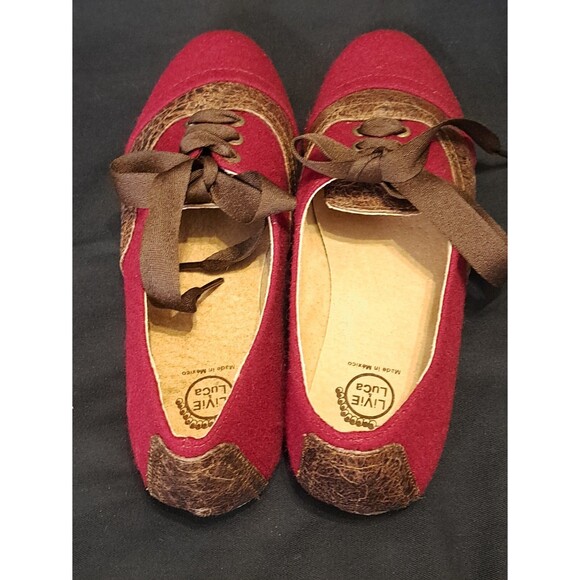 Livie and Luca Women's Sz 6.5 Lace Up Oxfords Flats Burgundy and Brown Cap Toe - Picture 5 of 7